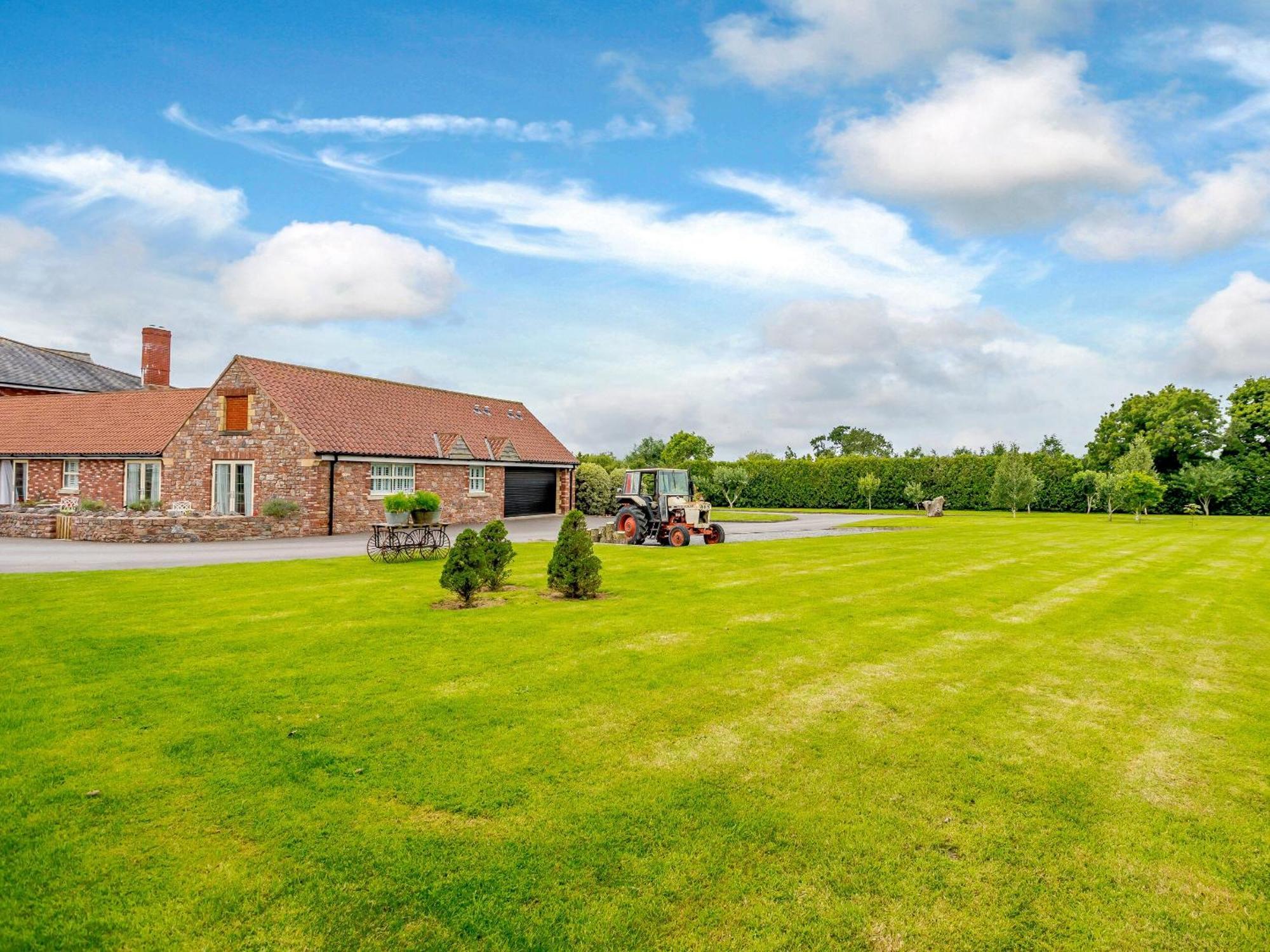 The Stables Villa Чедър Екстериор снимка
